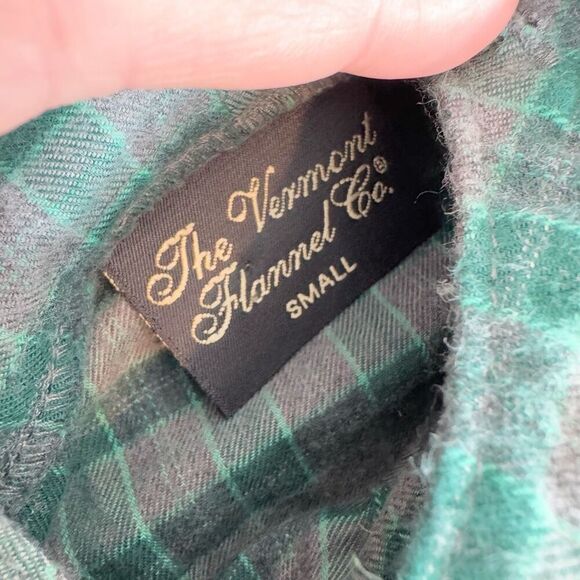 The Vermont Flannel Co Shirt Mens Small Green Plaid USA Pullover Quarter Button - Picture 3 of 9